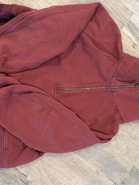 Lululemon cropped oversized 1/2 zip in burgundy